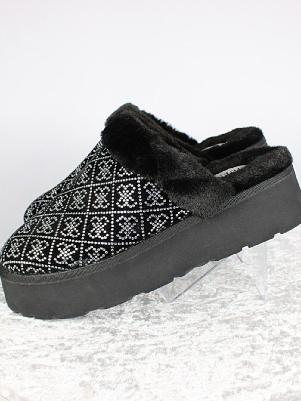 GUESS Women’s Rhinestone Platform Slippers Black Faux Fur Size 7 NWOT - Picture 4 of 8